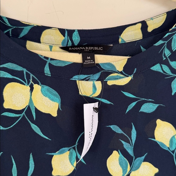 New Banana Republic Factory Navy Lemon Print Blouse - Picture 2 of 3